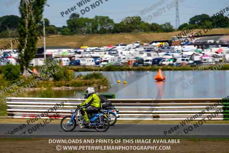 Vintage motorcycle club;eventdigitalimages;mallory park;mallory park trackday photographs;no limits trackdays;peter wileman photography;trackday digital images;trackday photos;vmcc festival 1000 bikes photographs